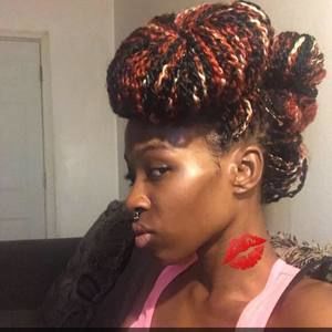 Meet your Posher, Nicole